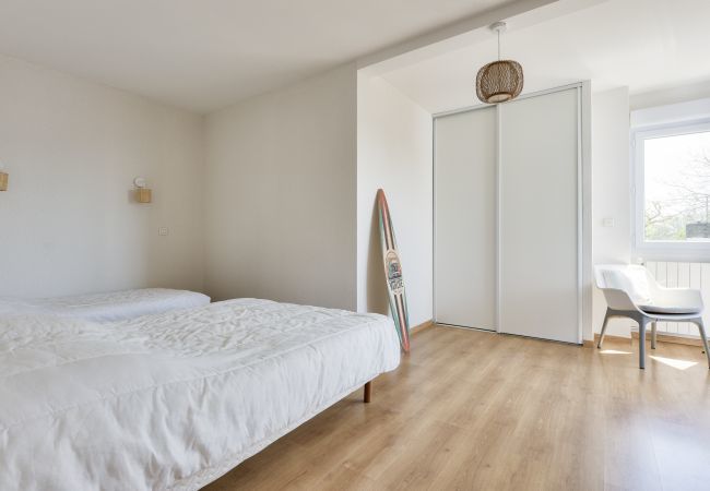 Villa à Lanton - Villa pour 9 sur le Port de Taussat avec piscine Villa à Lanton - Villa pour 9 sur le Port de Taussat avec piscine