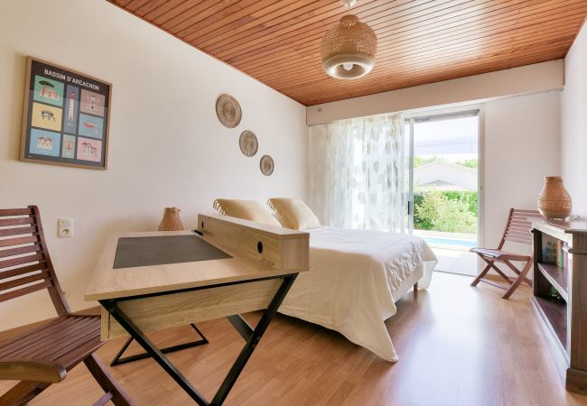 Villa à Lanton - Villa pour 9 sur le Port de Taussat avec piscine Villa à Lanton - Villa pour 9 sur le Port de Taussat avec piscine