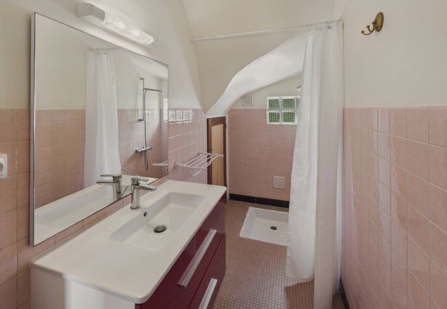 Maison à Le Guilvinec - La Corvette - Pour 4 dans une chaumière avec jardin Maison à Le Guilvinec - La Corvette - Pour 4 dans une chaumière avec jardin