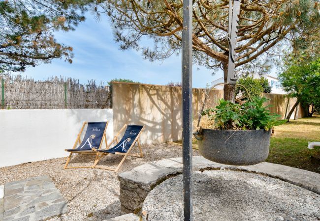 Maison à Noirmoutier-en-l´Ile - 200m de la plage - Maison au Vieil pour 4- Jardin Maison à Noirmoutier-en-l´Ile - 200m de la plage - Maison au Vieil pour 4- Jardin