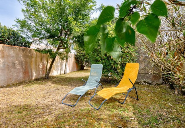 Maison à Noirmoutier-en-l´Ile - 200m de la plage - Maison au Vieil pour 4- Jardin Maison à Noirmoutier-en-l´Ile - 200m de la plage - Maison au Vieil pour 4- Jardin