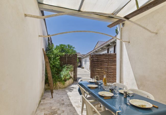 Maison à Le Bois-Plage-en-Ré - 800 m de la plage - Maison pour 6 au Bois-Plage