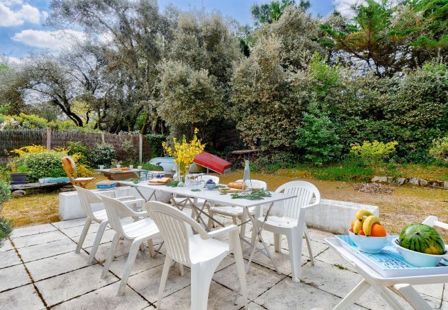 Maison à Noirmoutier-en-l´Ile - 100 m de la plage - 6 adultes / 4 enfants - Jardin Maison à Noirmoutier-en-l´Ile - 100 m de la plage - 6 adultes / 4 enfants - Jardin