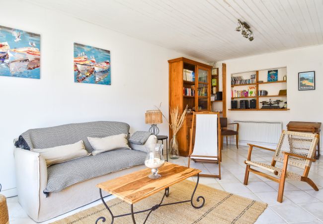 Maison à L'Epine - À 800m de la mer, jolie maison avec jardin pour 7 Maison à L'Epine - À 800m de la mer, jolie maison avec jardin pour 7