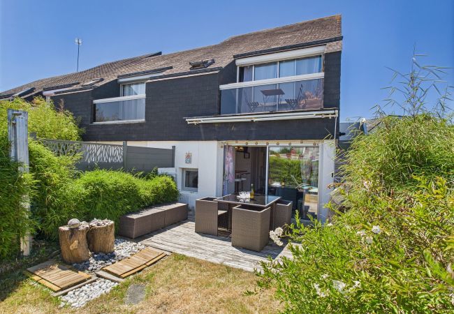 Appartement à Ile Tudy - 200m plage - duplex pour 2 adultes, 2 enfants