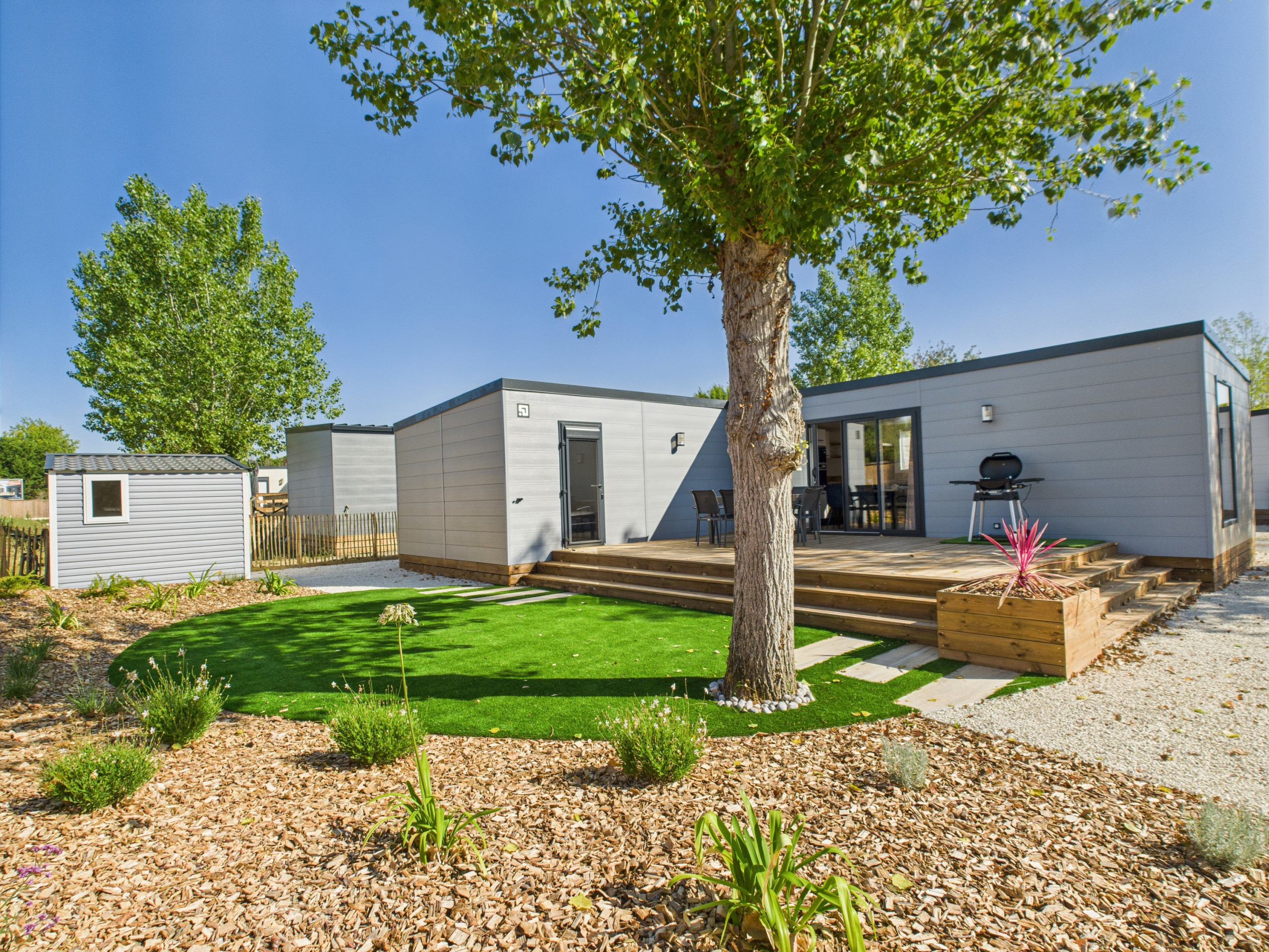 Chalet à Saint-Gilles-Croix-de-Vie - Chalet avec piscine pour 4 adultes/2 enfants