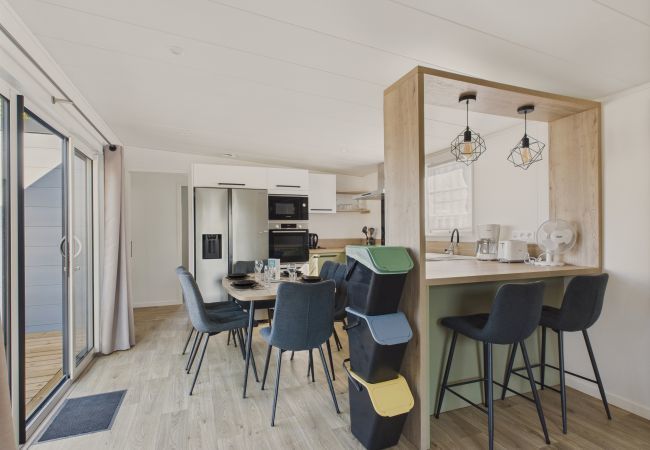 Chalet à Saint-Gilles-Croix-de-Vie - Chalet avec piscine pour 4 adultes/2 enfants Chalet à Saint-Gilles-Croix-de-Vie - Chalet avec piscine pour 4 adultes/2 enfants