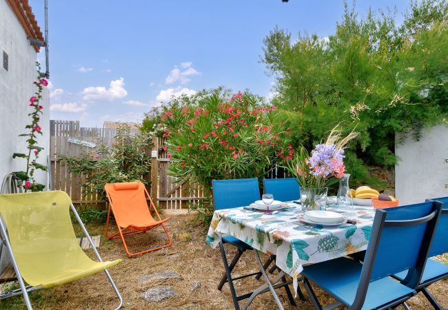 Studio à L'Epine - 300m plage - Petite maison avec jardin pour 3 Studio à L'Epine - 300m plage - Petite maison avec jardin pour 3