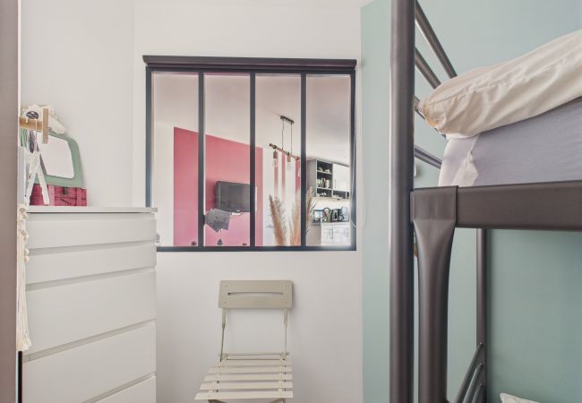 Appartement à Saint-Hilaire-de-Riez - 20 m de la plage, appart pour 4, terrasse Appartement à Saint-Hilaire-de-Riez - 20 m de la plage, appart pour 4, terrasse
