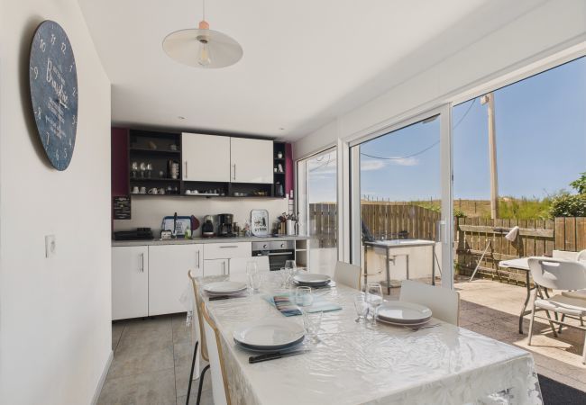 Appartement à Saint-Hilaire-de-Riez - 20 m de la plage, appart pour 4, terrasse Appartement à Saint-Hilaire-de-Riez - 20 m de la plage, appart pour 4, terrasse