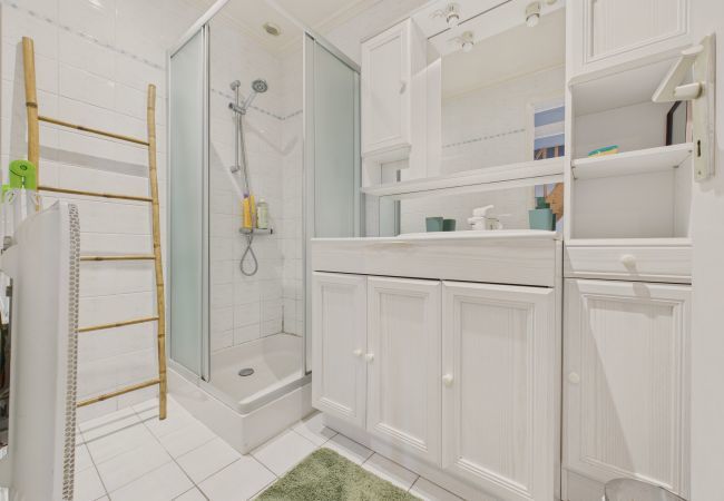 Maison à Plougrescant - 400m plage - Jolie maison pour 5 - Jardin Maison à Plougrescant - 400m plage - Jolie maison pour 5 - Jardin