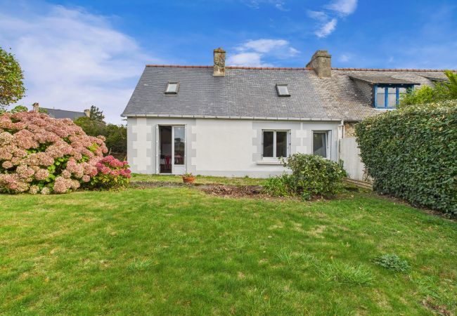 Maison à Plougrescant - 400m plage - Jolie maison pour 5 - Jardin Maison à Plougrescant - 400m plage - Jolie maison pour 5 - Jardin