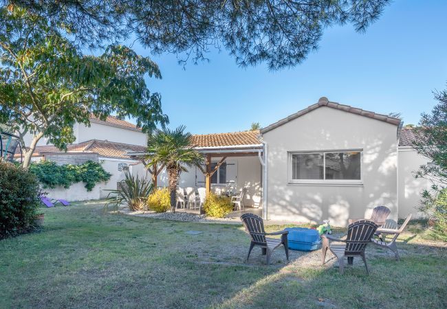 Maison à La Plaine-sur-Mer - Jacuzzi, plage à 500m, 10 adultes 1 enfant