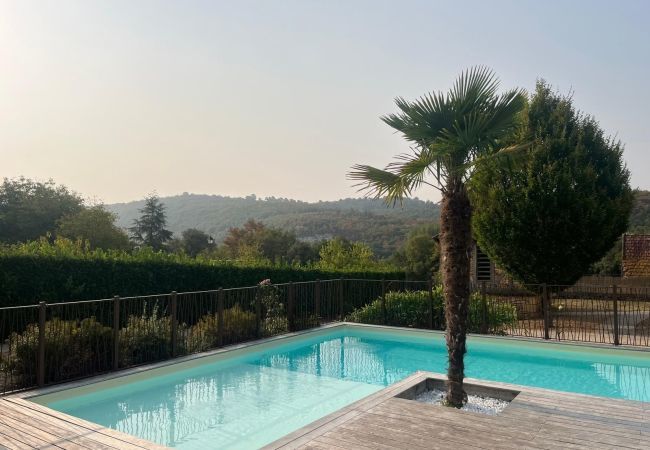Maison à Les Eyzies-de-Tayac-Sireuil - Vue sur la vallée - Maison pour 10 - Piscine
