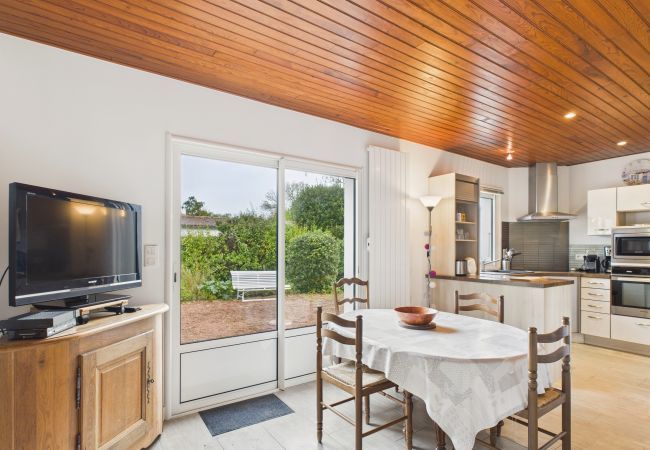 Maison à Le Bois-Plage-en-Ré - Maison pour 4 adultes et 1 enfant avec jardin