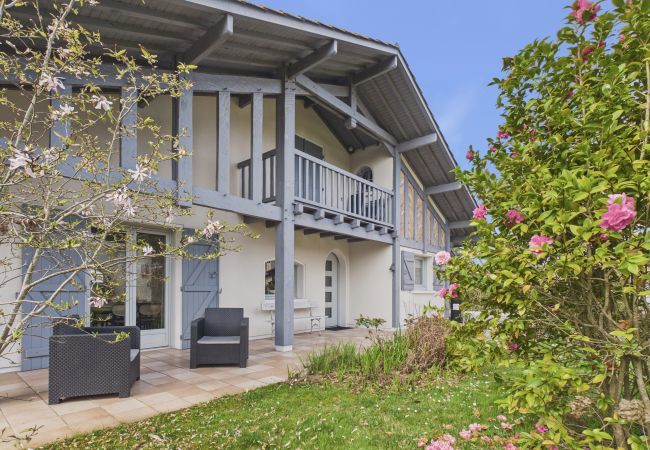 Maison à Andernos-les-Bains - Jolie maison familiale avec jardin pour 6 