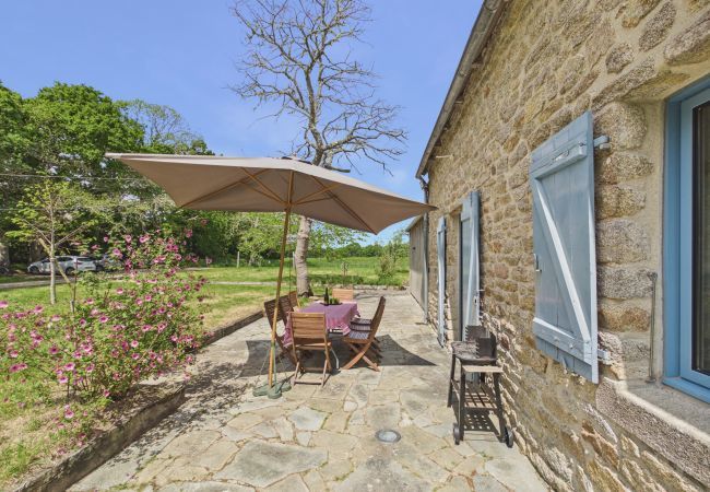 Maison mitoyenne à Plobannalec-Lesconil - 7 adultes/1 enfant - Charmante maison avec jardin