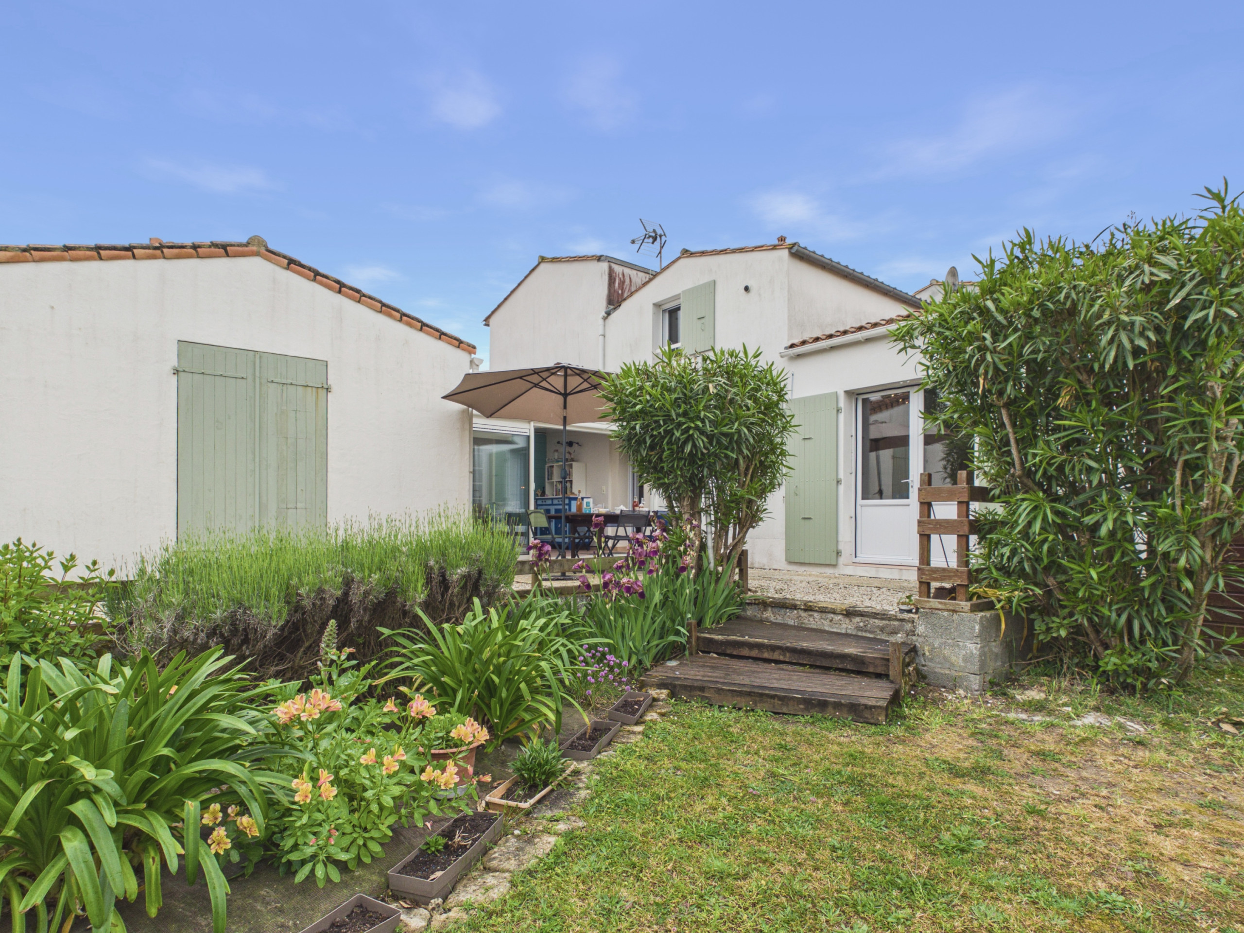 à Les Portes-en-Ré - Les portes - Maison pour 4 - jardin arboré
