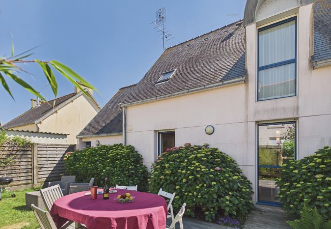 Maison mitoyenne à Le Guilvinec - Maison avec jardin verdoyant • 7 couchages