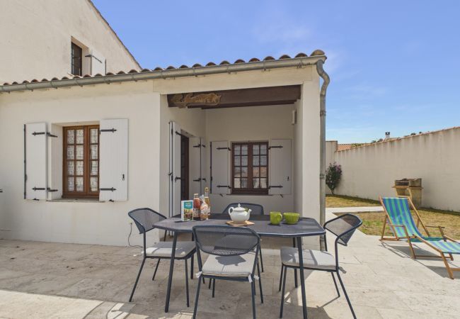 Maison à Rivedoux-Plage - Séjour pour 2 à 50 m de la plage, jardin & bbq