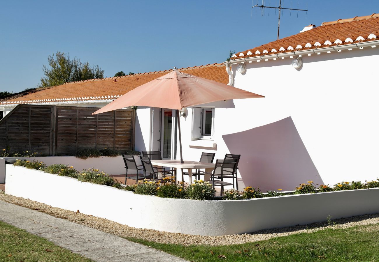 Maison mitoyenne à Commequiers - Maison pour 4 à la campagne avec piscine