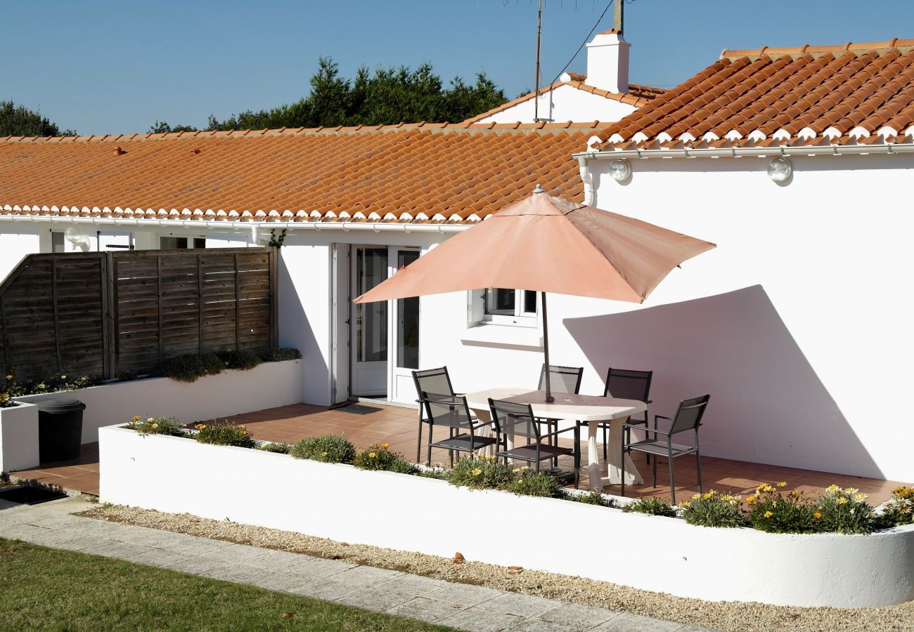 Maison mitoyenne à Commequiers - Maison pour 4 à la campagne avec piscine