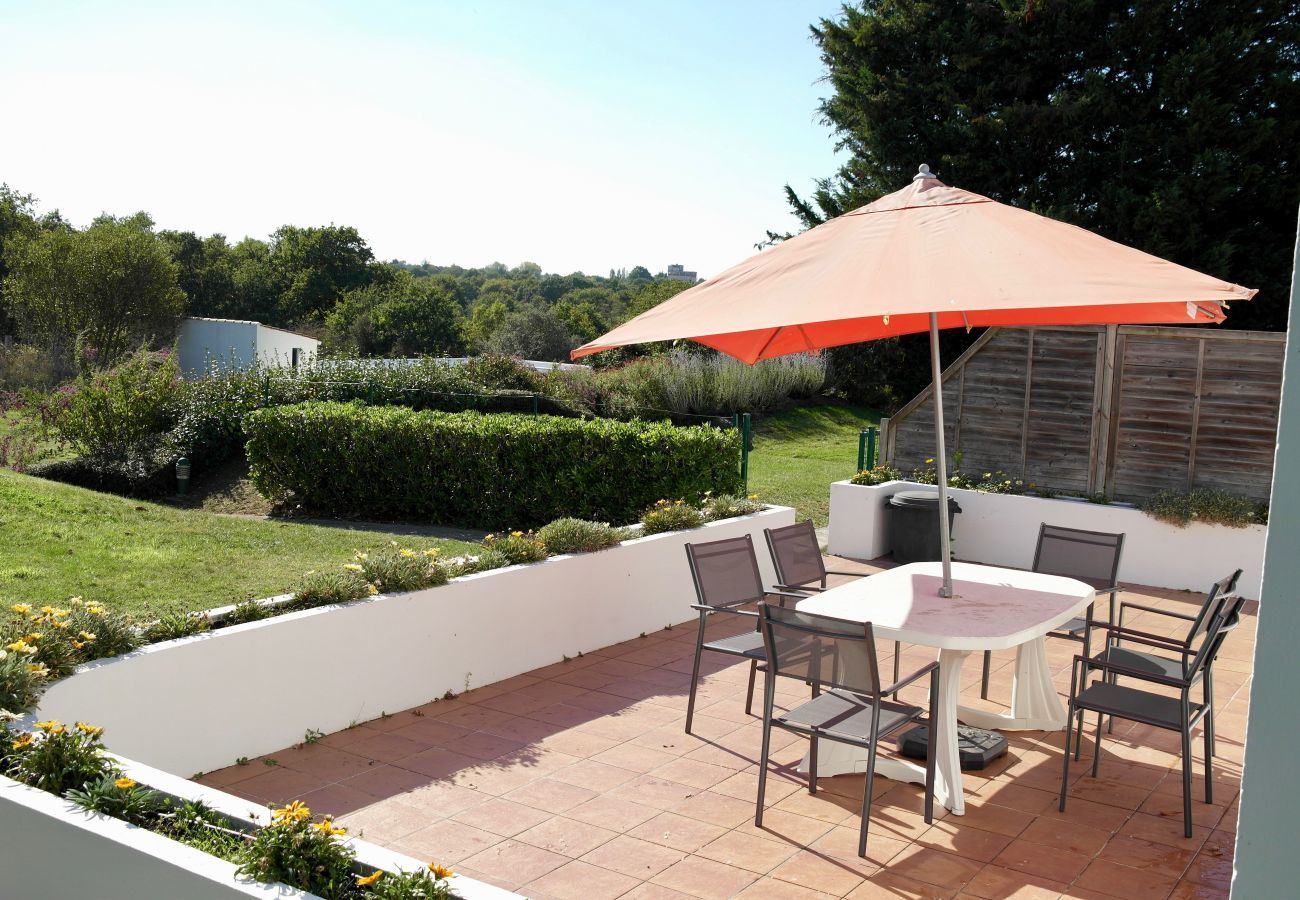 Maison mitoyenne à Commequiers - Maison pour 4 à la campagne avec piscine