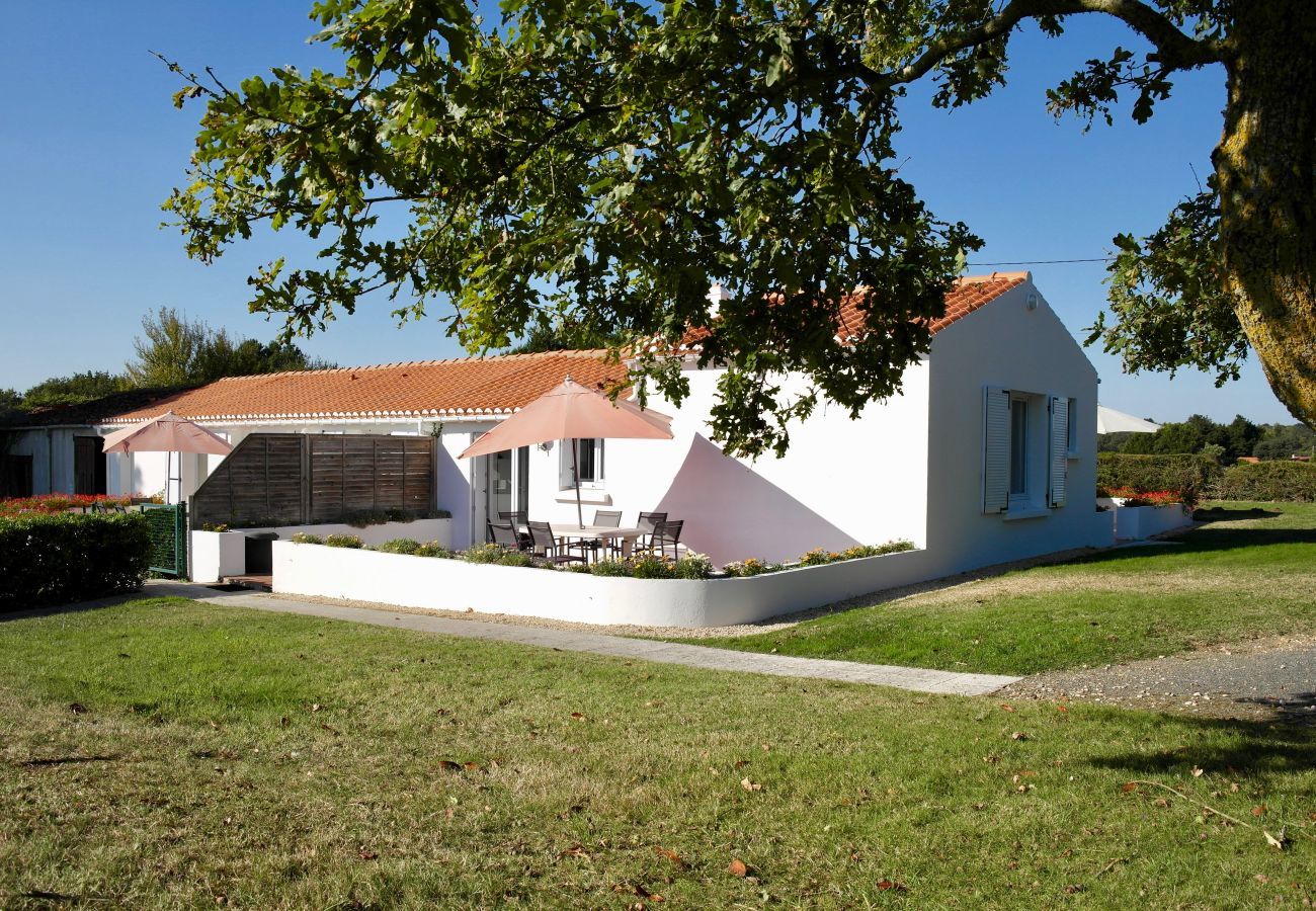 Maison mitoyenne à Commequiers - Maison pour 4 à la campagne avec piscine
