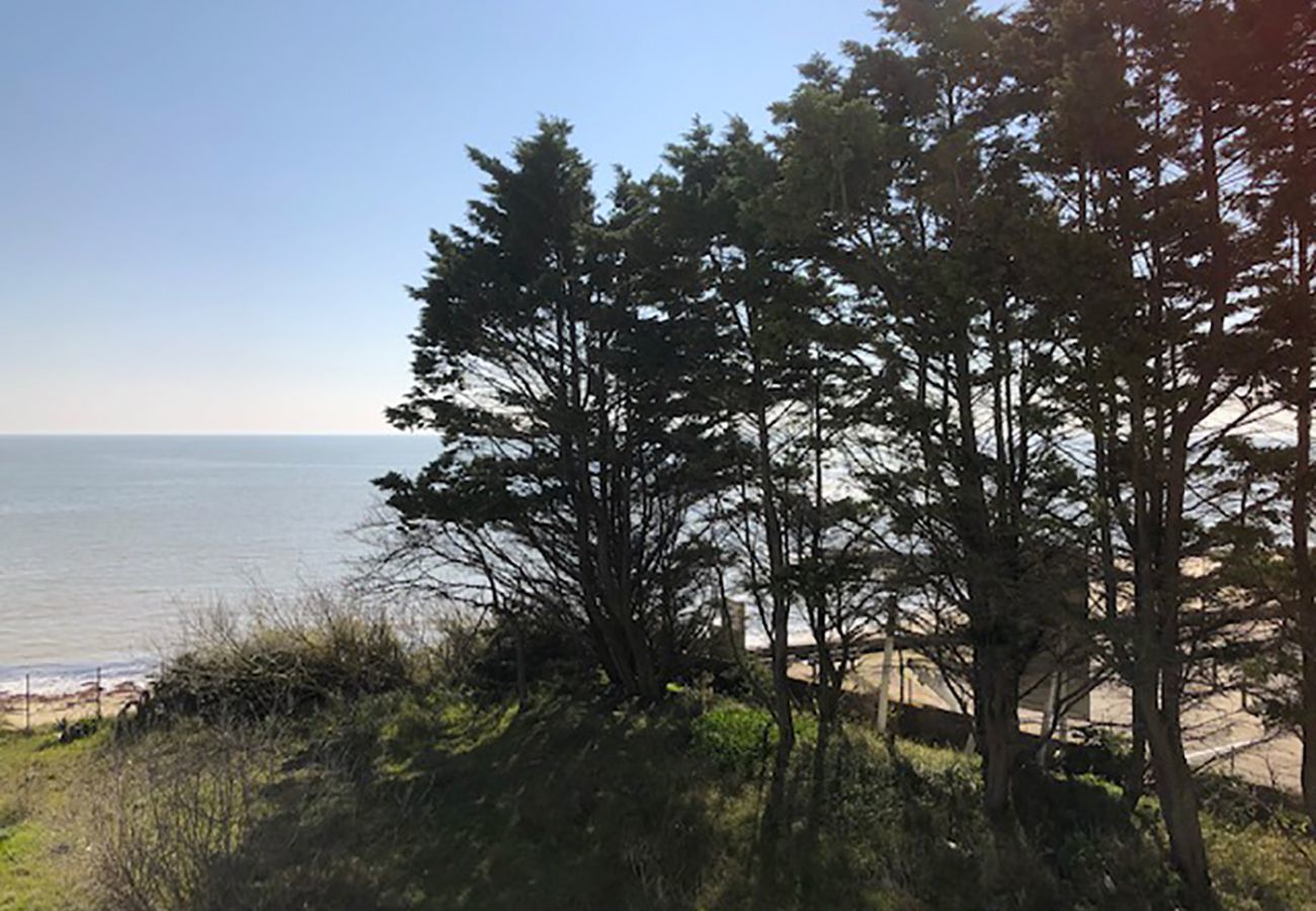 Appartement à La Guérinière - Face à la mer - 50 m de la plage des homardiers