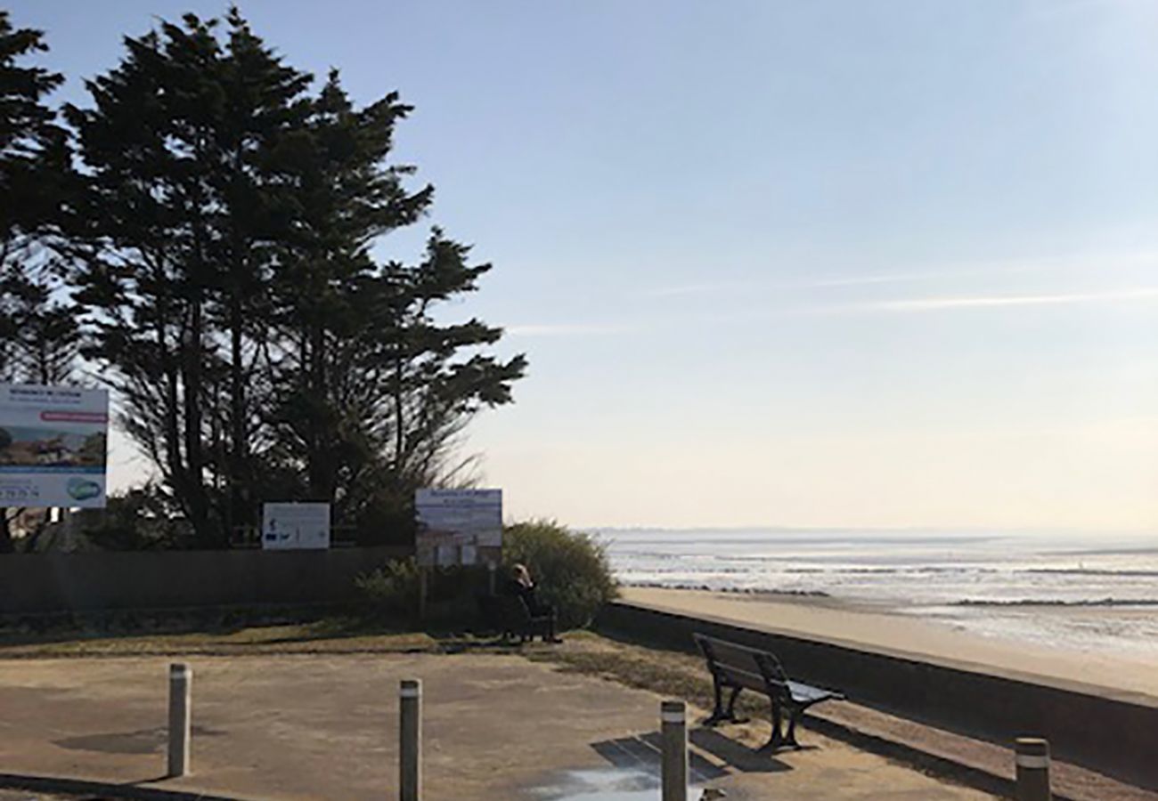 Appartement à La Guérinière - Face à la mer - 50 m de la plage des homardiers