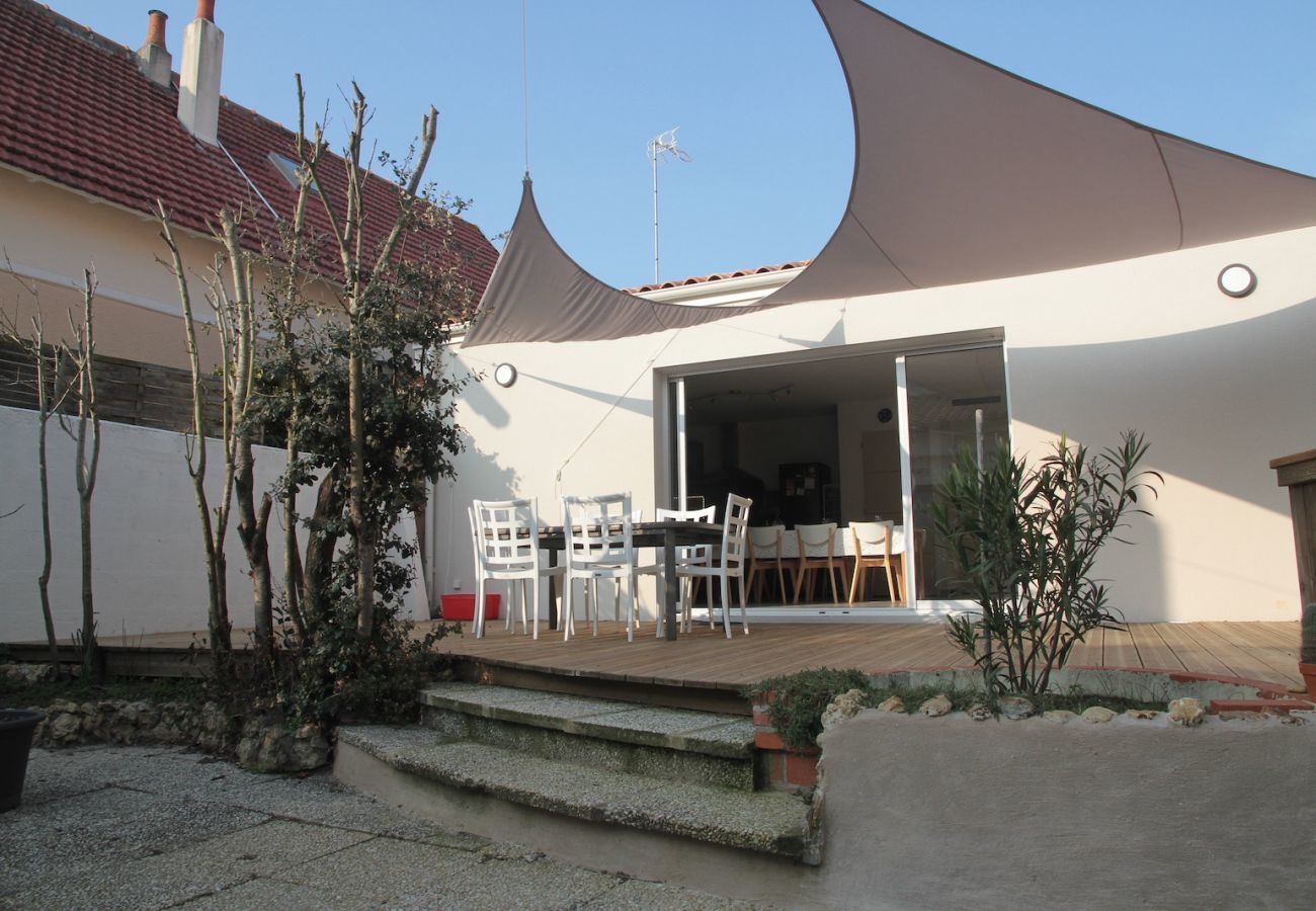 Maison à Saint-Jean-de-Monts - Vacances pour 10 personnes, tout à pied ! 