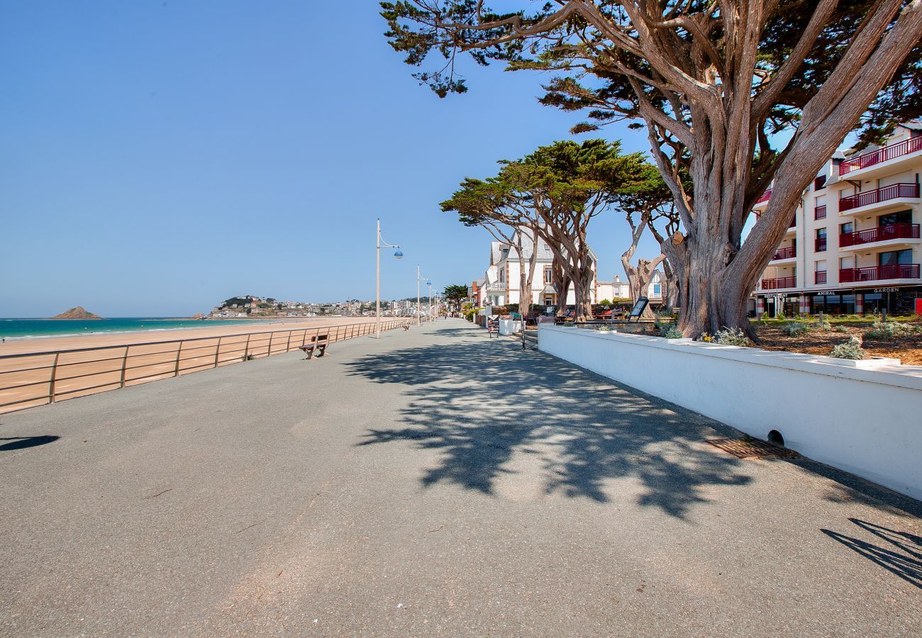 Appartement à Pléneuf-Val-André - À 50m de la plage, appartement vue mer 6 pers