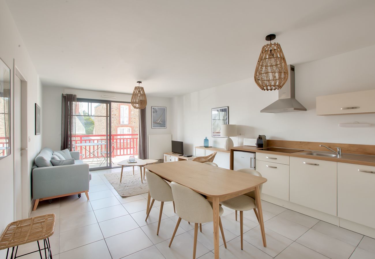 Appartement à Pléneuf-Val-André - À 50m de la plage, appartement vue mer 6 pers