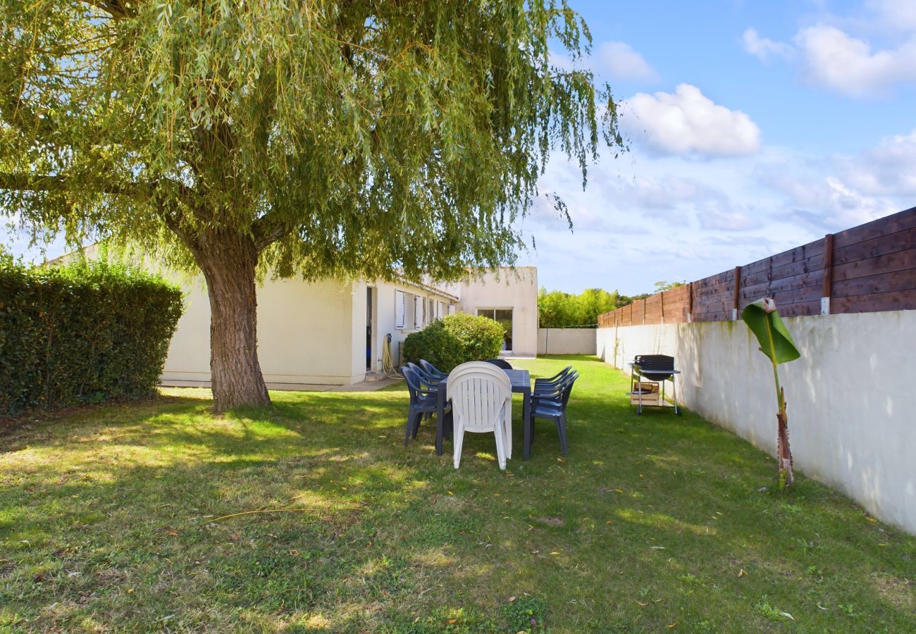 Maison à Brem-sur-Mer - Nature et découverte pour 8 personnes à Brem 