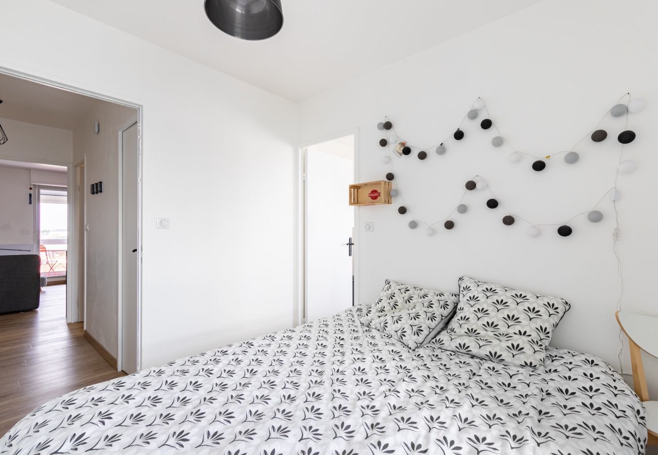 Appartement à Saint-Gilles-Croix-de-Vie - À 50m de la Grande Plage, appartement pour 4 