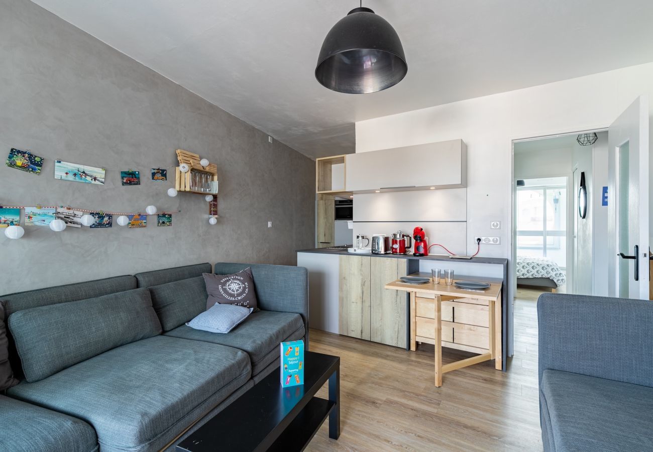Appartement à Saint-Gilles-Croix-de-Vie - À 50m de la Grande Plage, appartement pour 4 