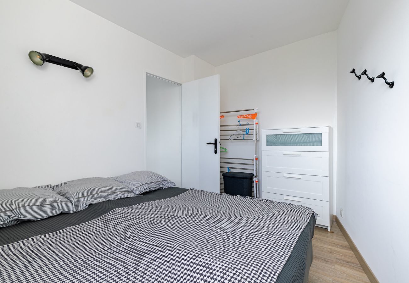 Appartement à Saint-Gilles-Croix-de-Vie - À 50m de la Grande Plage, appartement pour 4 