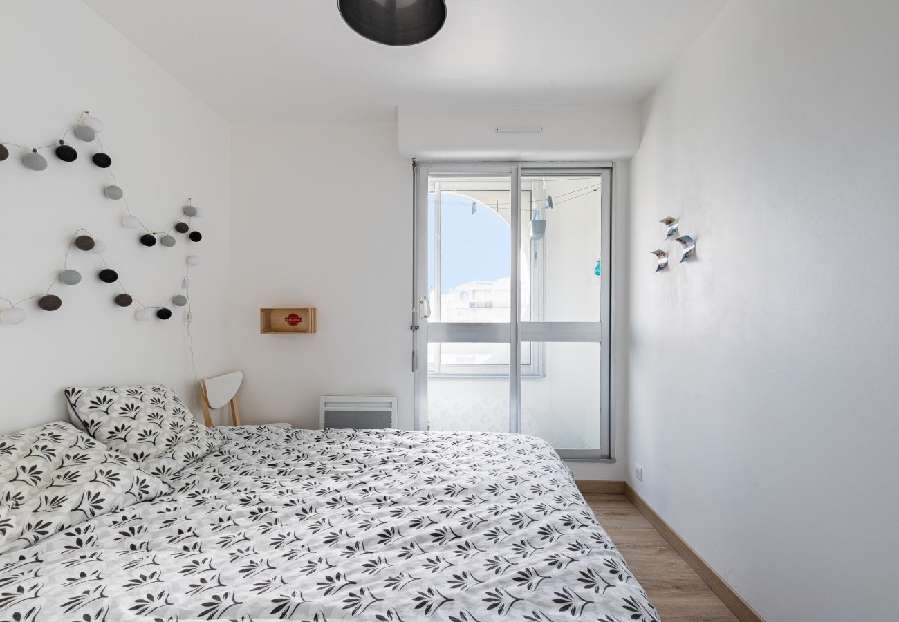 Appartement à Saint-Gilles-Croix-de-Vie - À 50m de la Grande Plage, appartement pour 4 