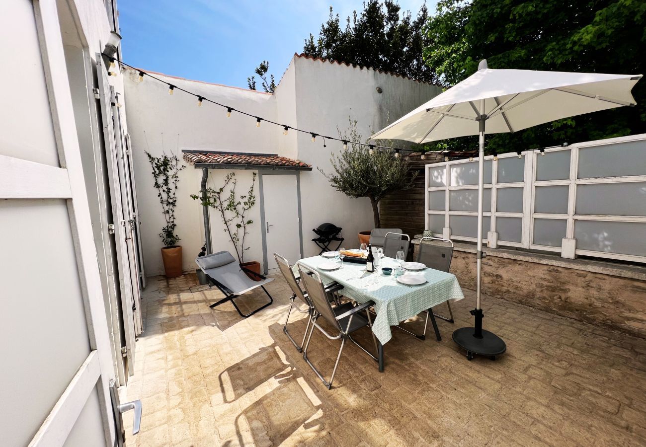 Maison à Saint-Martin-de-Ré - Duplex avec cour - 500 m du port