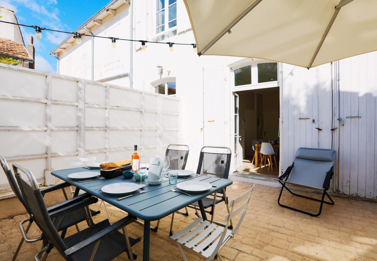 Maison à Saint-Martin-de-Ré - Duplex avec cour - 500 m du port
