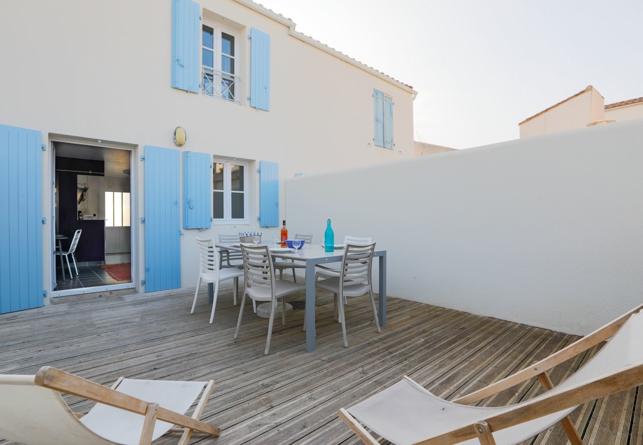Maison à La Flotte - Jolie maison en résidence avec piscine pour 5