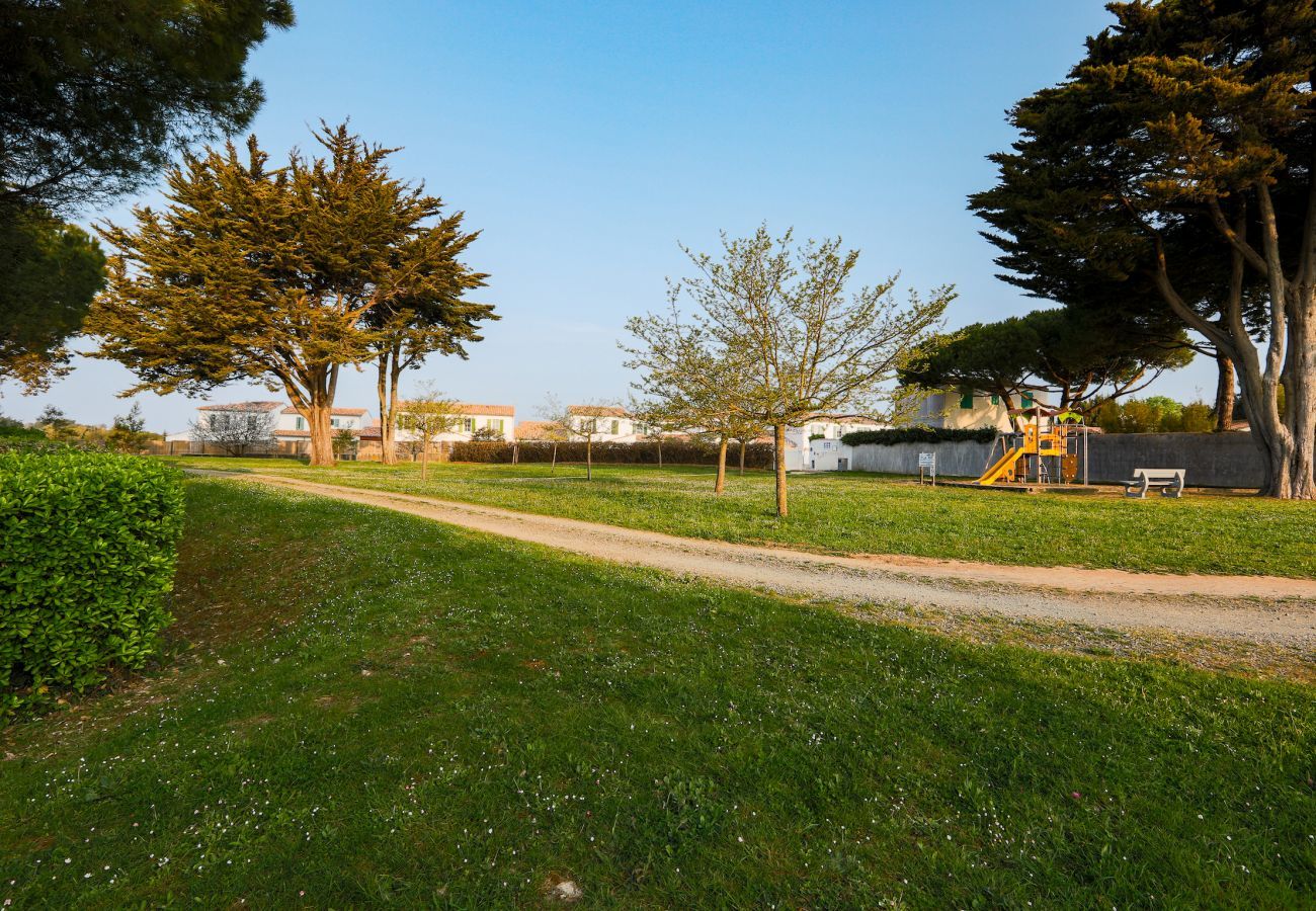 Maison à La Flotte - Jolie maison en résidence avec piscine pour 5