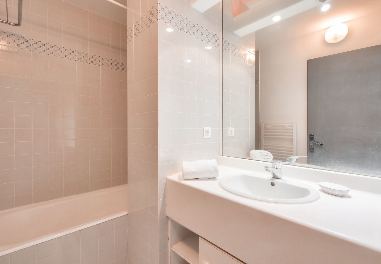Maison à La Flotte - Jolie maison en résidence avec piscine pour 5