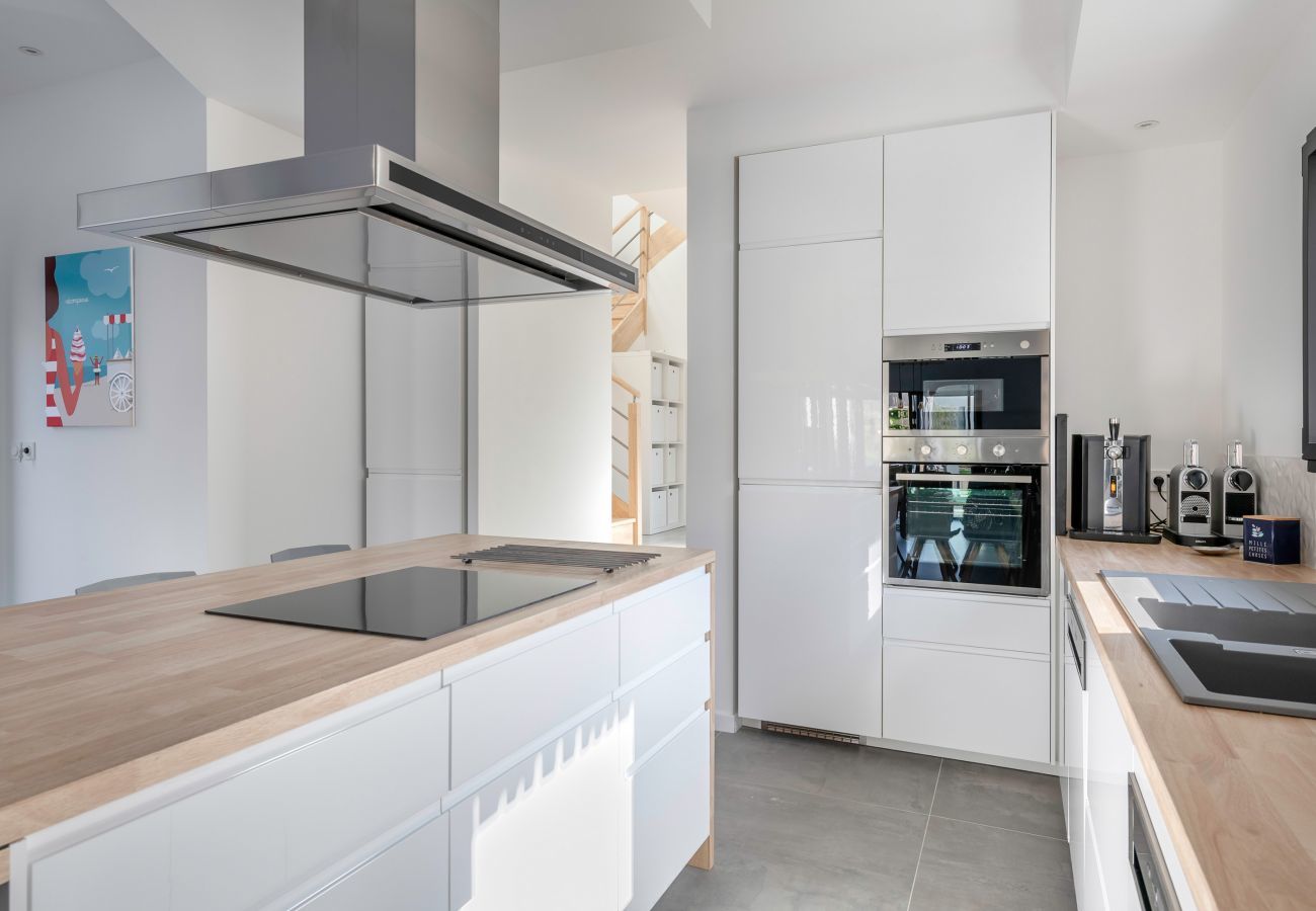 Maison à Saint-Gildas-de-Rhuys - Villa moderne pour 15 avec piscine - Centre 