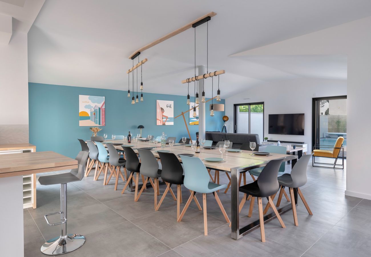 Maison à Saint-Gildas-de-Rhuys - Villa moderne pour 15 avec piscine - Centre 