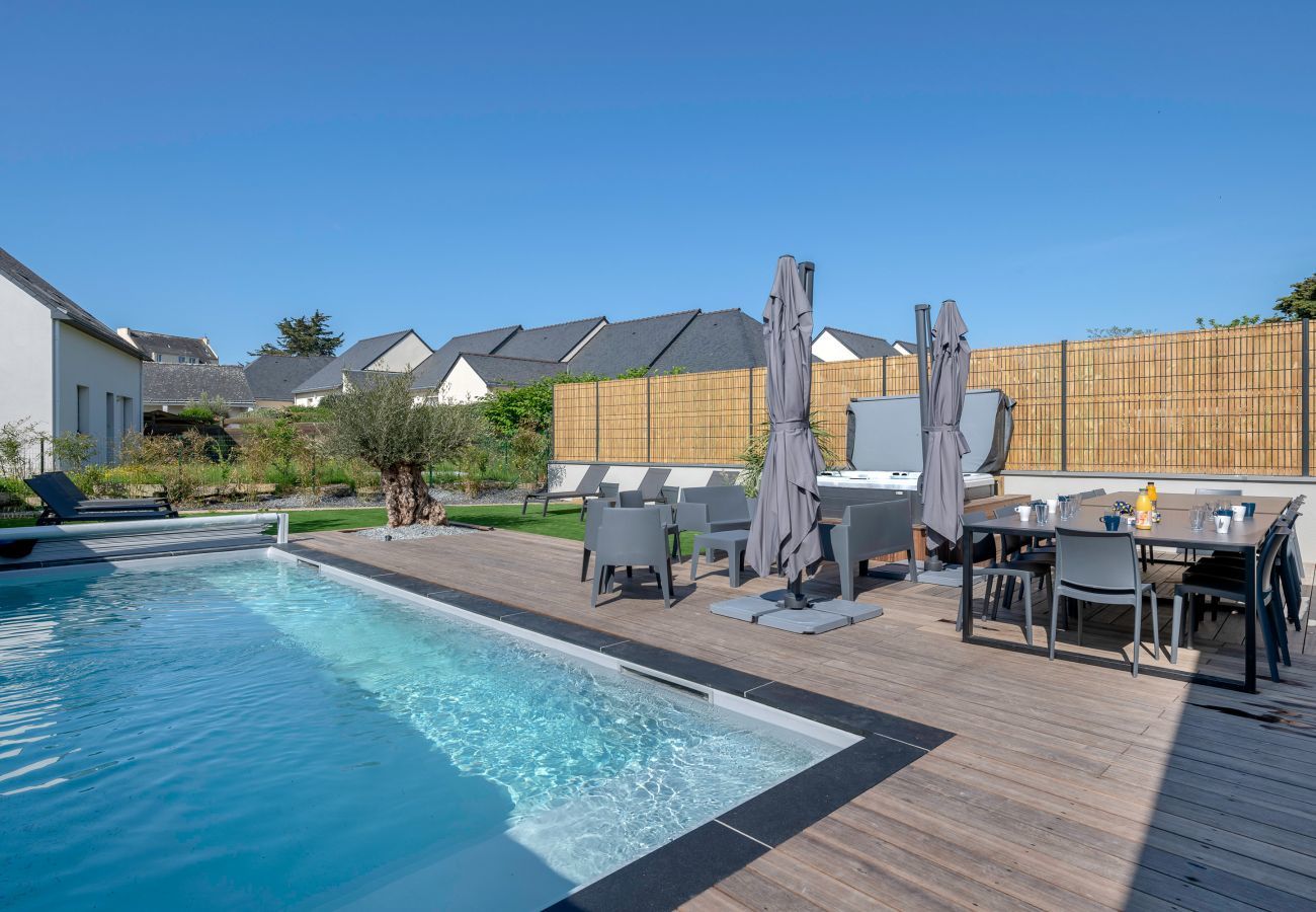 Maison à Saint-Gildas-de-Rhuys - Villa moderne pour 15 avec piscine - Centre 