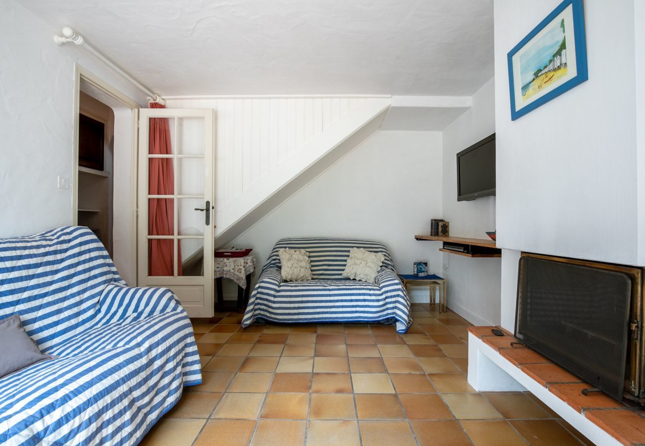 Maison à Barbâtre - Grande maison pour 6 personnes - 300m de la plage
