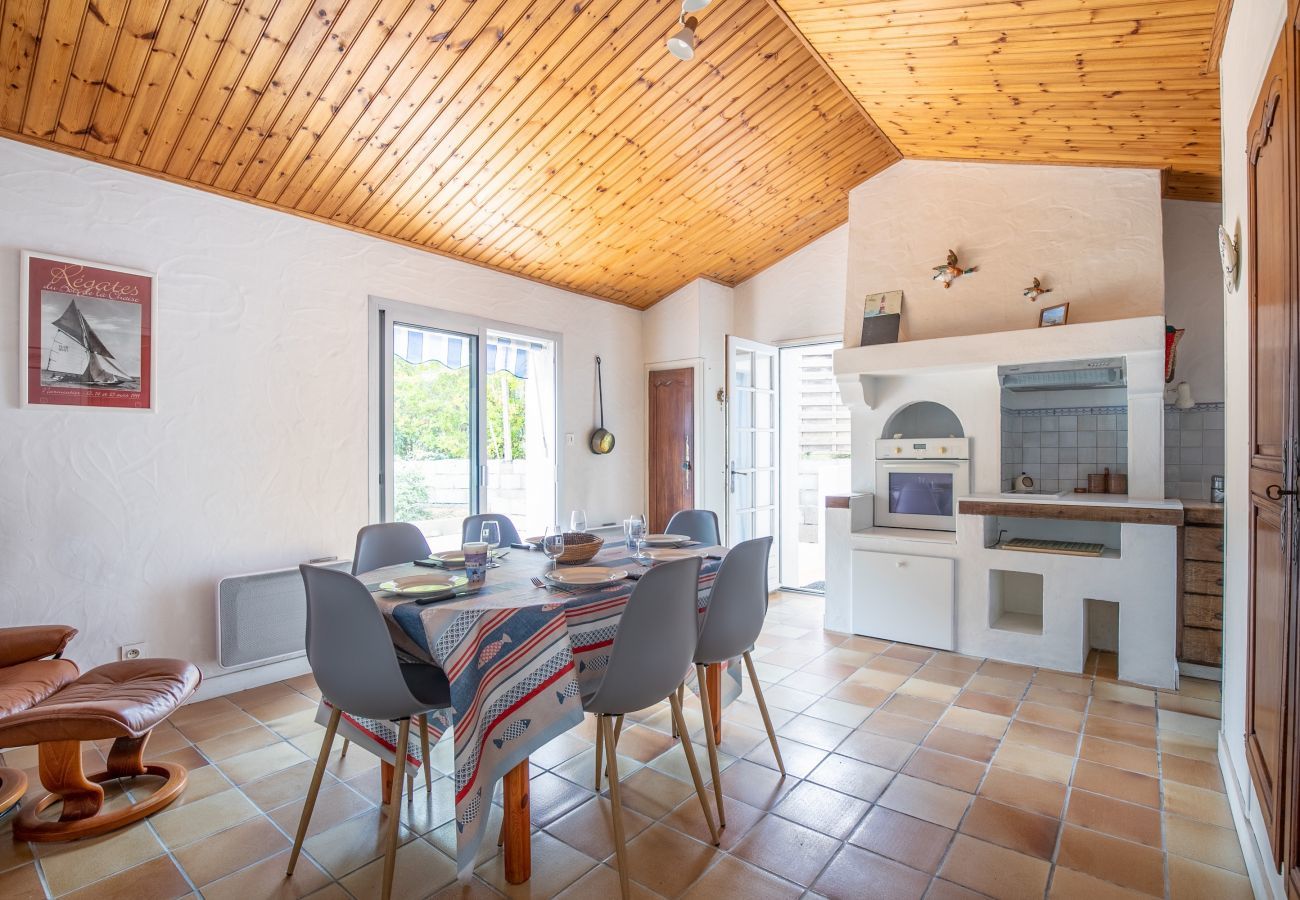 Maison à Barbâtre - Grande maison pour 6 personnes - 300m de la plage
