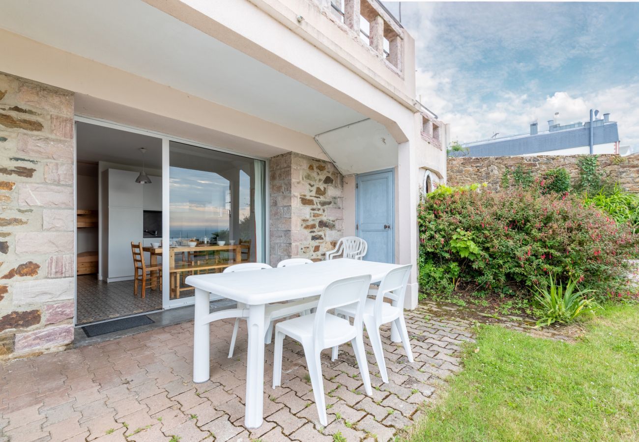 Studio à Pléneuf-Val-André - Terrasse et vue mer à Pléneuf-Val-André
