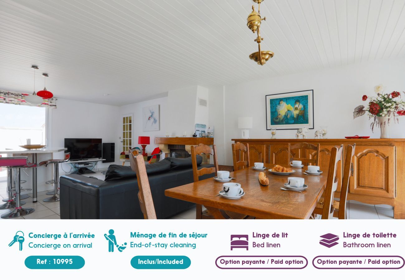 Maison mitoyenne à La Flotte - Maison confortable pour 10 à deux pas du village